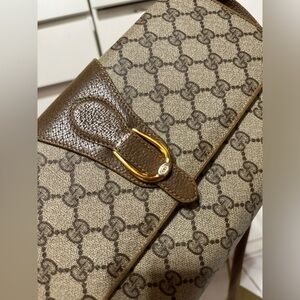 Gucci sling/clutch monogram